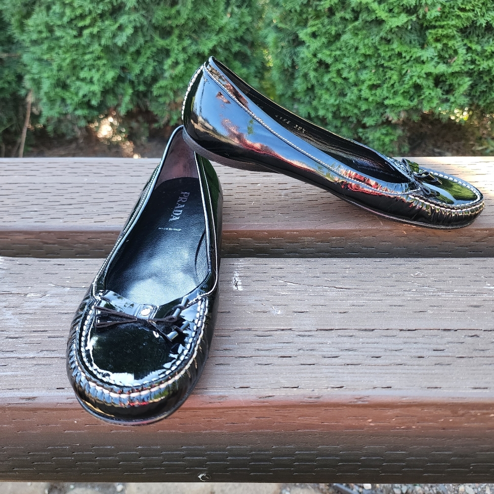 PRADA Black Patent Leather Flats, Size 38.5 / 8.5 US Made in Italy  🇮🇹